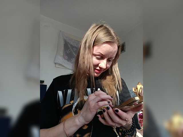 Alenushka888's BongaCams show and profile