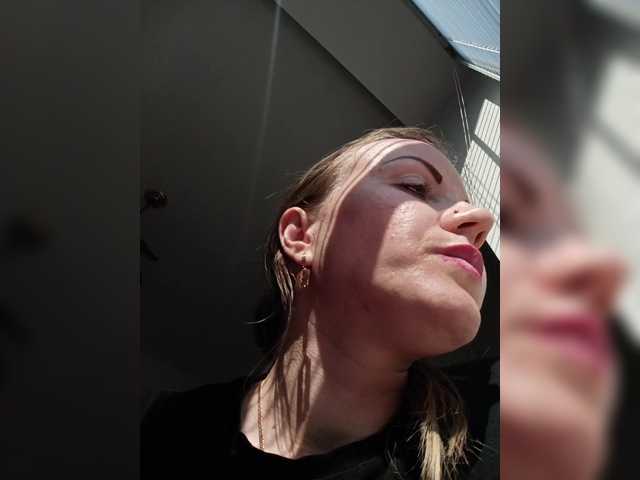 Alenushka888's BongaCams show and profile