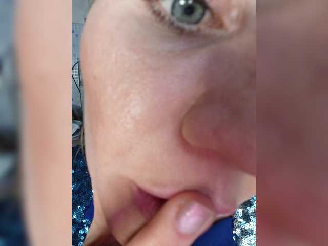 Alenushka888's BongaCams show and profile