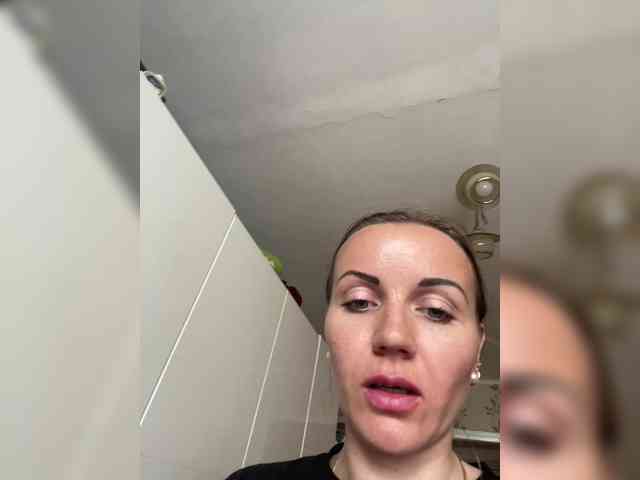 Alenushka888 Live Webcam on BongaCams