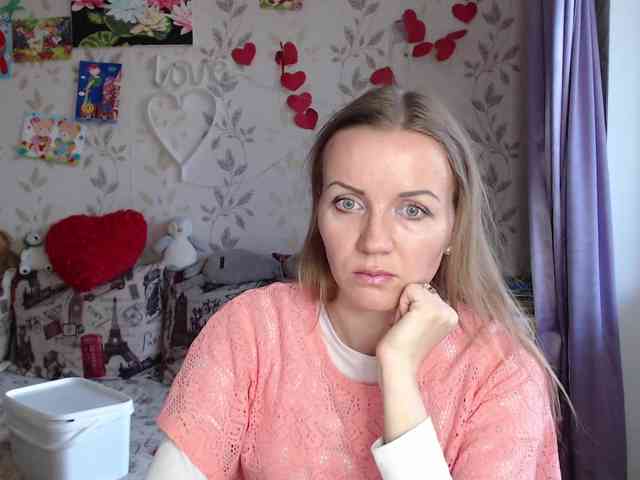Alenushka888 Live Webcam on BongaCams