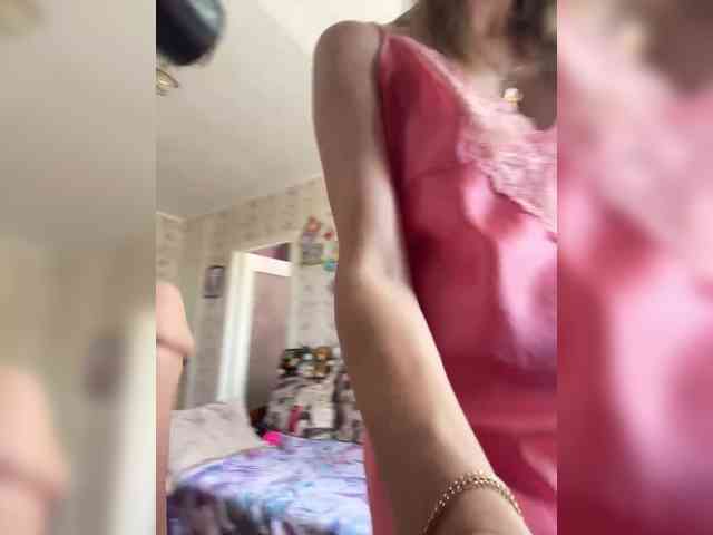 Alenushka888 Live Webcam on BongaCams