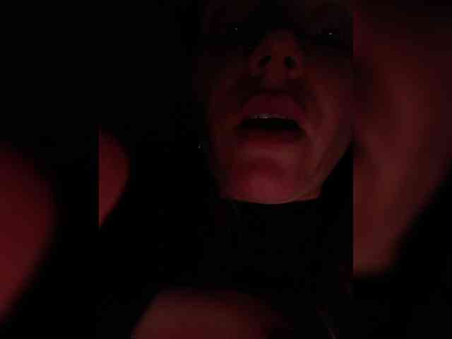 Alenushka888 Live Webcam on BongaCams