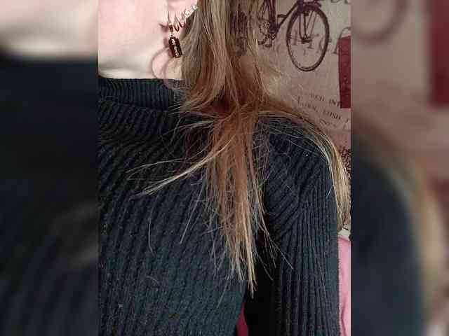 Alenushka888 Live Webcam on BongaCams