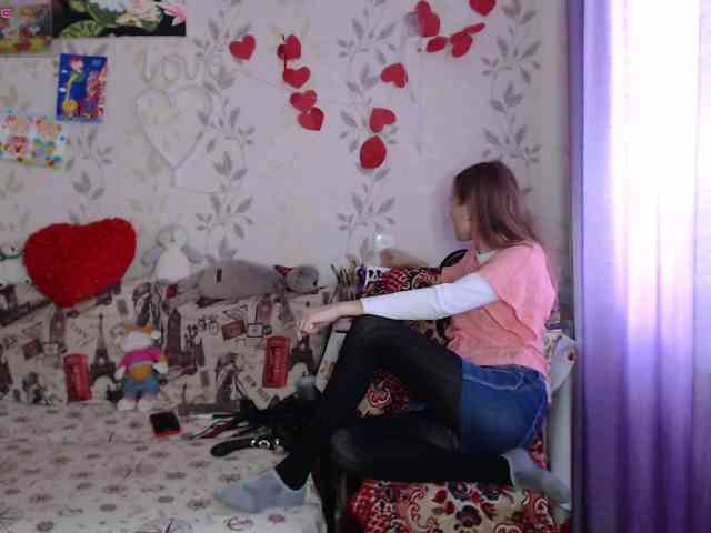 Alenushka888 Live Webcam on BongaCams