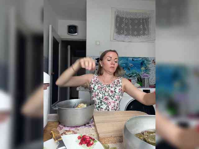 Alenushka888 Live Webcam on BongaCams