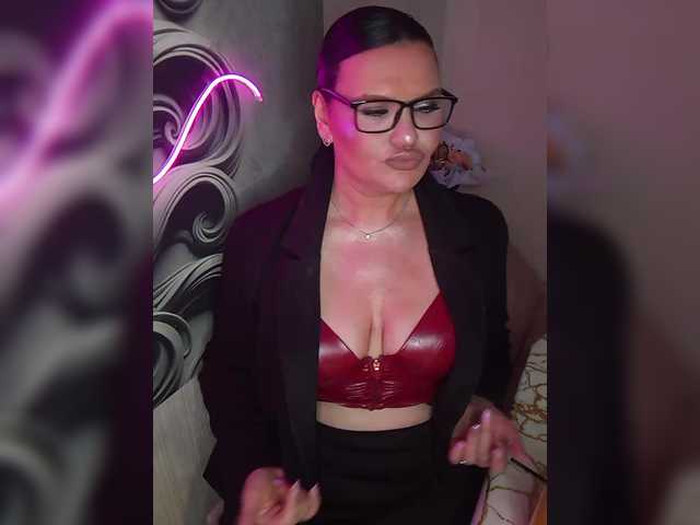 Brunetochkaaa's BongaCams show and profile