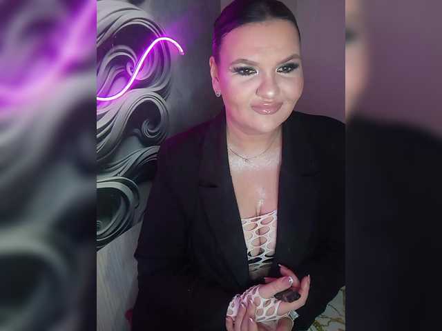 Brunetochkaaa's BongaCams show and profile