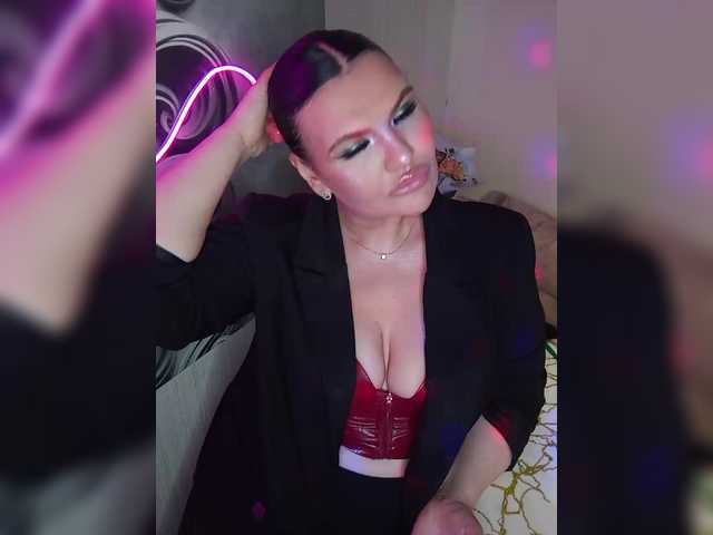 Brunetochkaaa's BongaCams show and profile