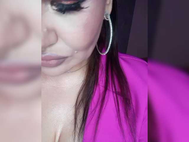 Brunetochkaaa's BongaCams show and profile