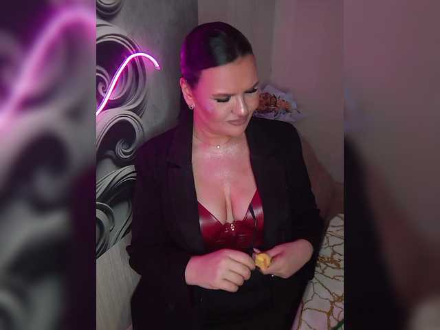 Brunetochkaaa's BongaCams show and profile