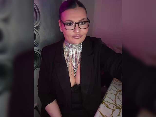Brunetochkaaa's BongaCams show and profile