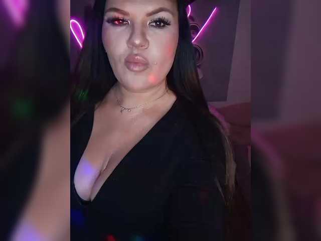 Brunetochkaaa's BongaCams show and profile