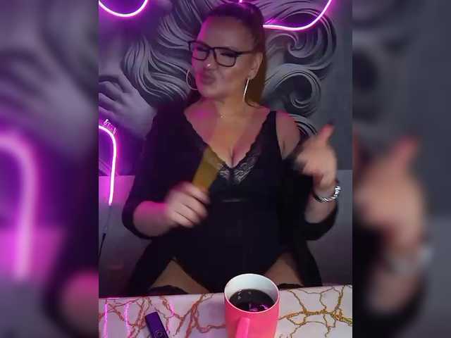 Brunetochkaaa's BongaCams show and profile