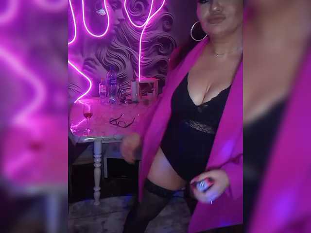 Brunetochkaaa's BongaCams show and profile