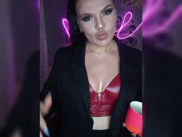 Brunetochkaaa's BongaCams show and profile