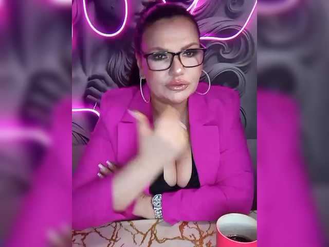 Brunetochkaaa's BongaCams show and profile