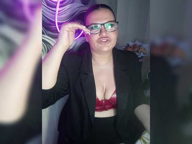 Brunetochkaaa's BongaCams show and profile
