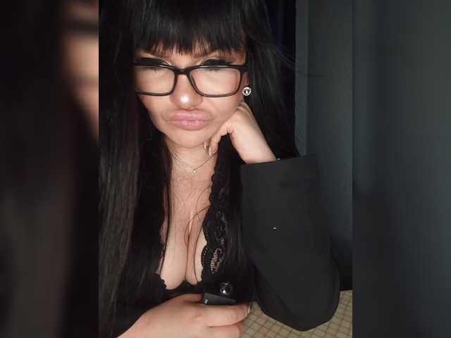  Brunetochkaaa chat room