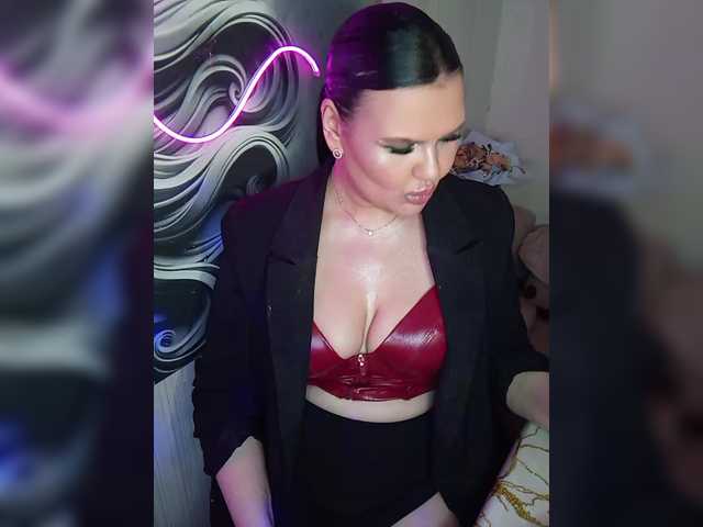 Brunetochkaaa's BongaCams show and profile