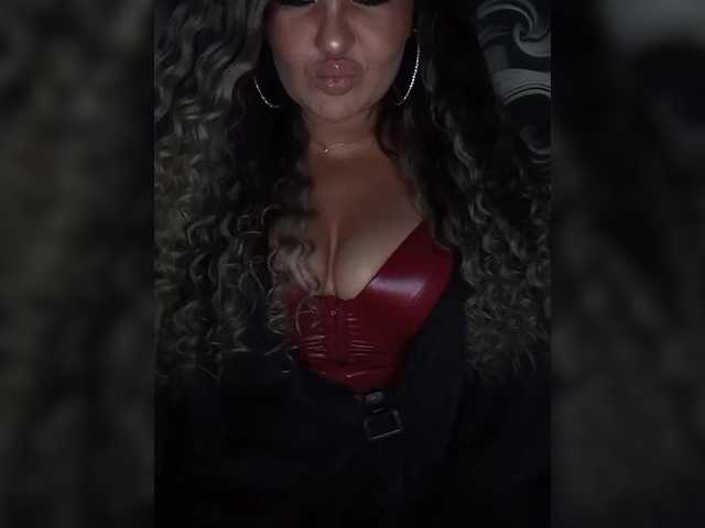  Brunetochkaaa chat room