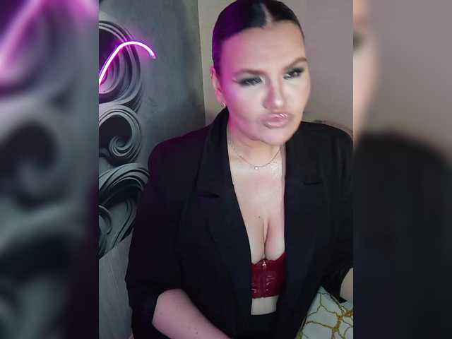 Brunetochkaaa's BongaCams show and profile
