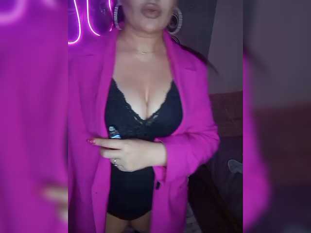 Brunetochkaaa's BongaCams show and profile