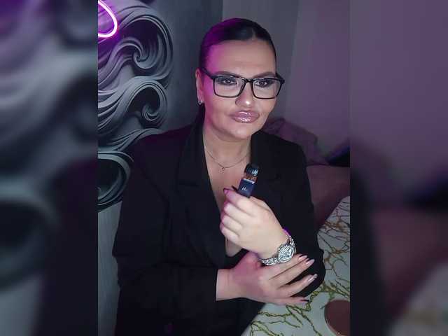 Brunetochkaaa's BongaCams show and profile