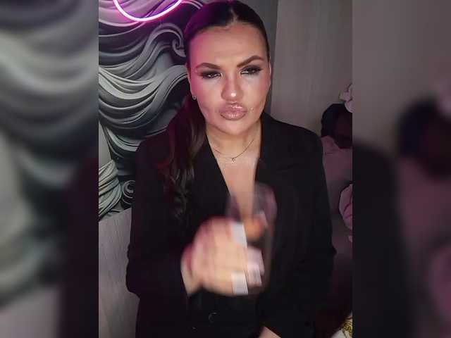 Brunetochkaaa's BongaCams show and profile