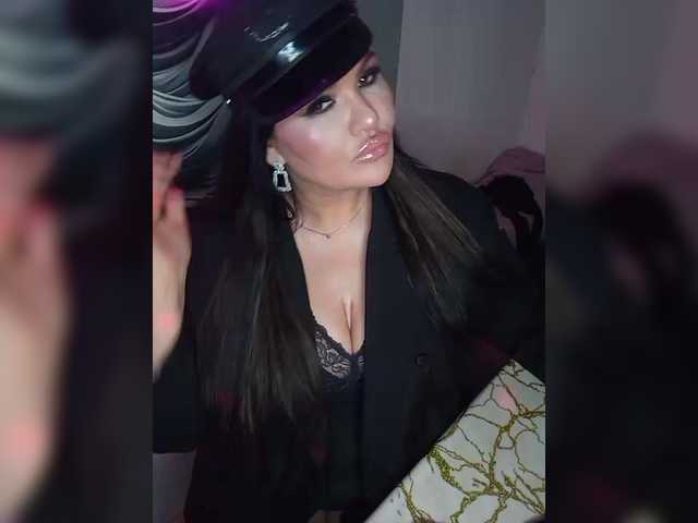 Brunetochkaaa's BongaCams show and profile