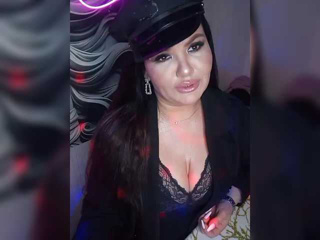 Brunetochkaaa's BongaCams show and profile