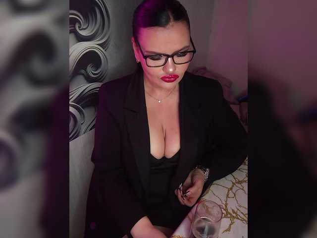 Brunetochkaaa's BongaCams show and profile