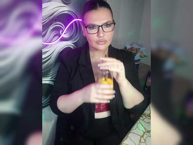 Brunetochkaaa's BongaCams show and profile