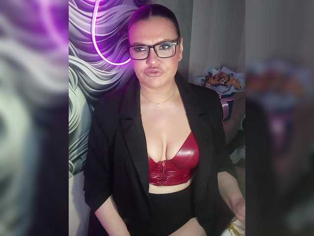 Brunetochkaaa's BongaCams show and profile