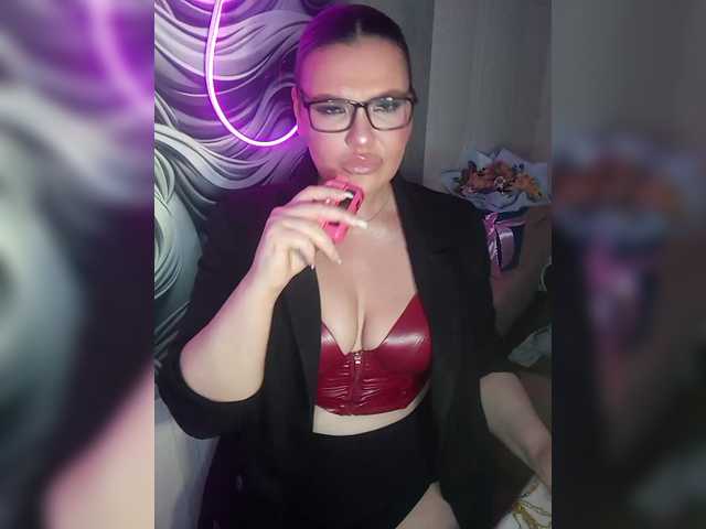 Brunetochkaaa's BongaCams show and profile