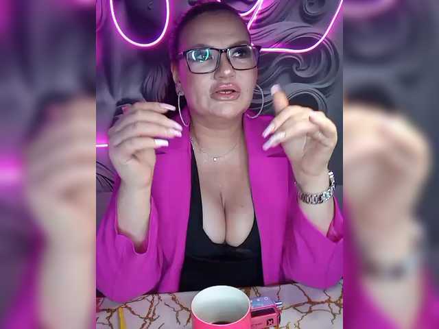 Brunetochkaaa's BongaCams show and profile