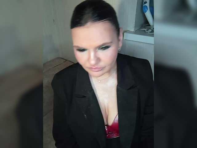 Brunetochkaaa's BongaCams show and profile