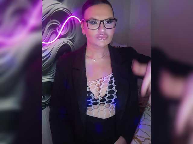 Brunetochkaaa's BongaCams show and profile