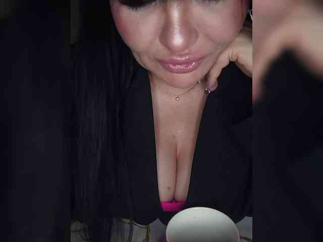 Brunetochkaaa webcam