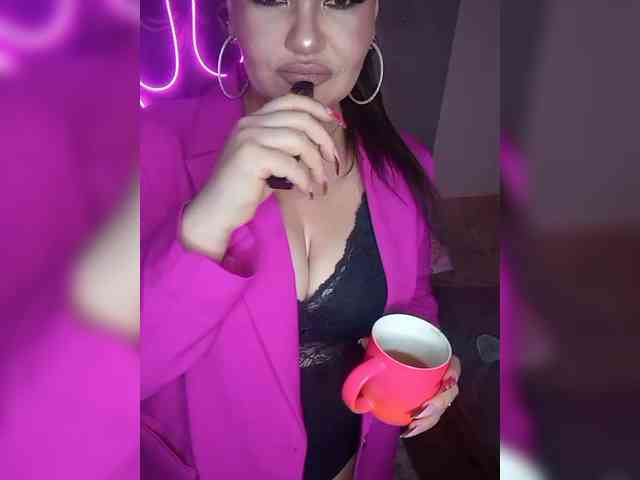 Brunetochkaaa webcam