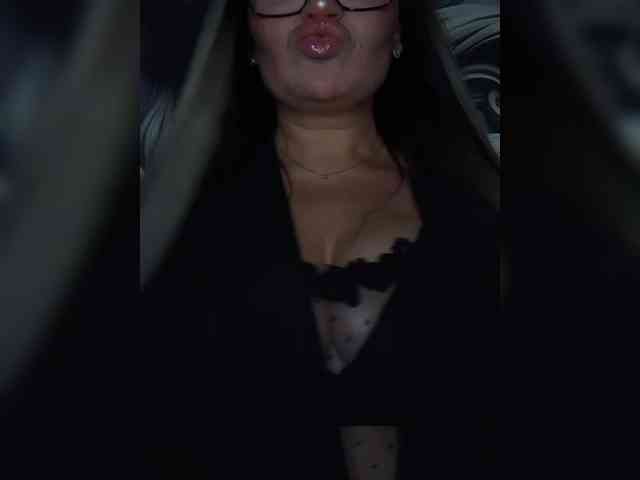 Brunetochkaaa webcam
