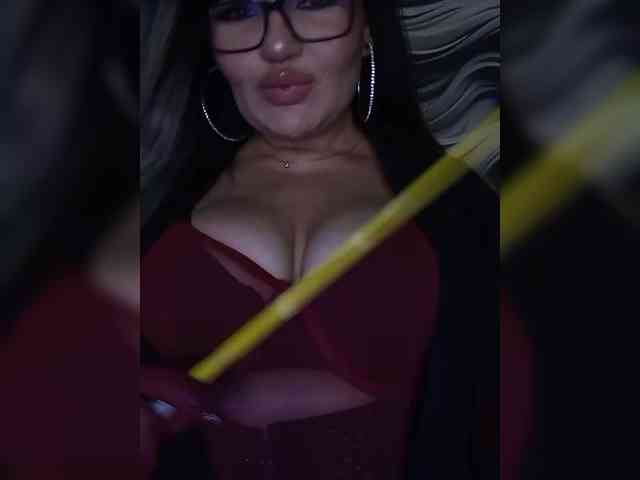 Brunetochkaaa webcam