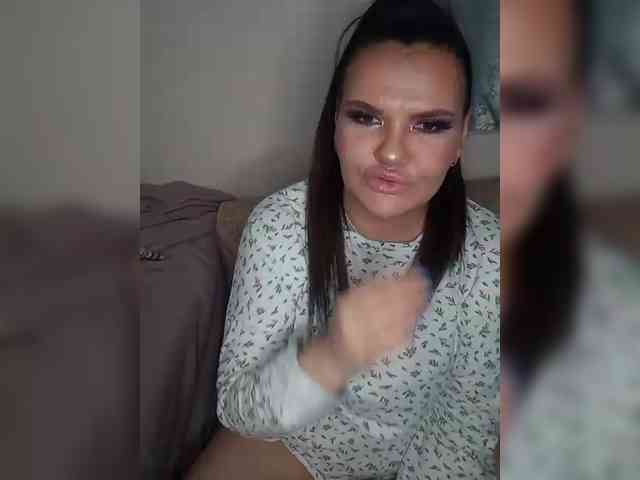 Brunetochkaaa webcam