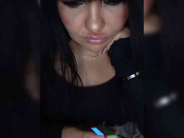 Brunetochkaaa webcam