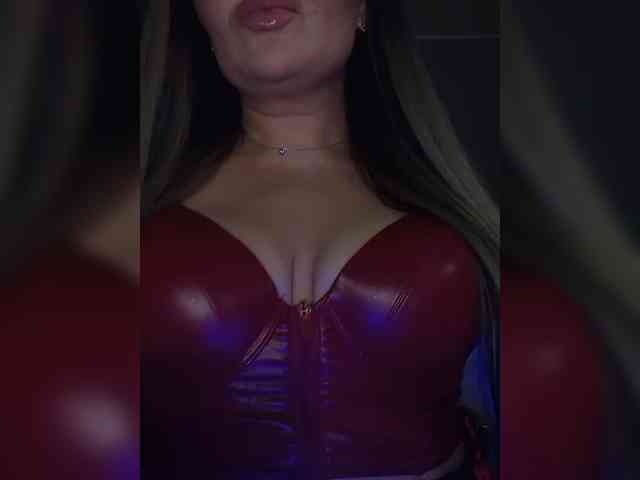 Brunetochkaaa webcam