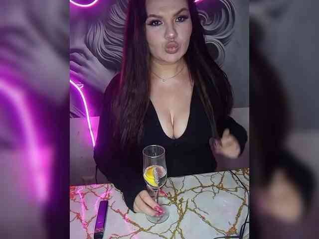 Brunetochkaaa webcam