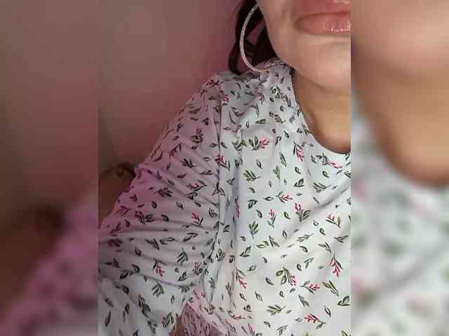 Brunetochkaaa webcam