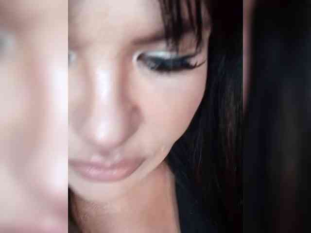 Brunetochkaaa webcam