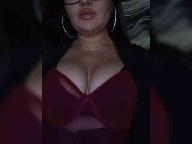 Brunetochkaaa webcam