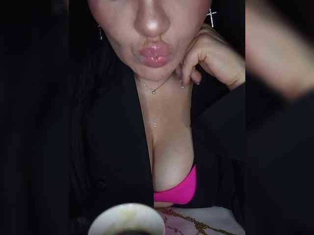 Brunetochkaaa webcam